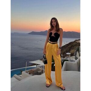 Welcome To The Love Club
Heart Top Black Size S/M NWT